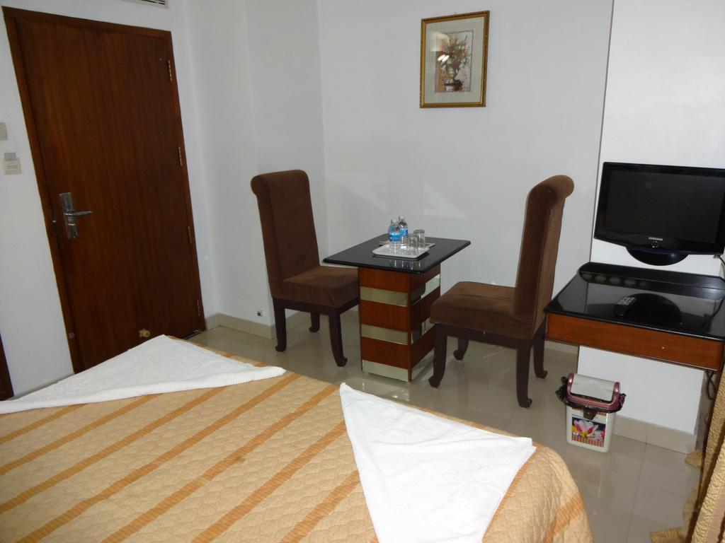 Lotus Comfort - A Pondy Hotel Ποντισερί Εξωτερικό φωτογραφία