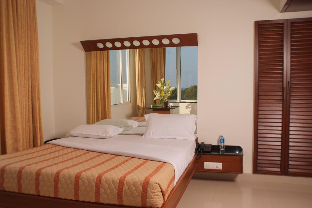 Lotus Comfort - A Pondy Hotel Ποντισερί Δωμάτιο φωτογραφία